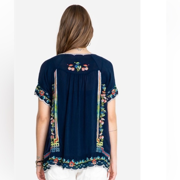 Johnny Was size M blue sky embroidered scalloped top - Picture 3 of 12